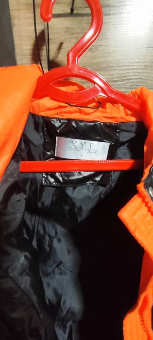 Куртка женская в отличном состоянии