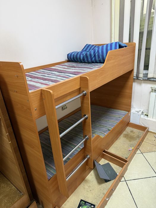 Продам кровати шкафы недорого