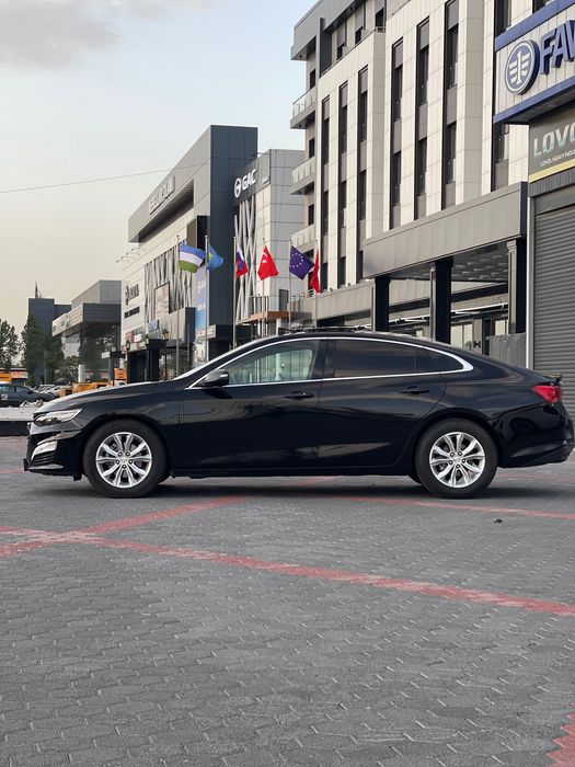 Malibu 2  1.5L avtomobil sotiladi !