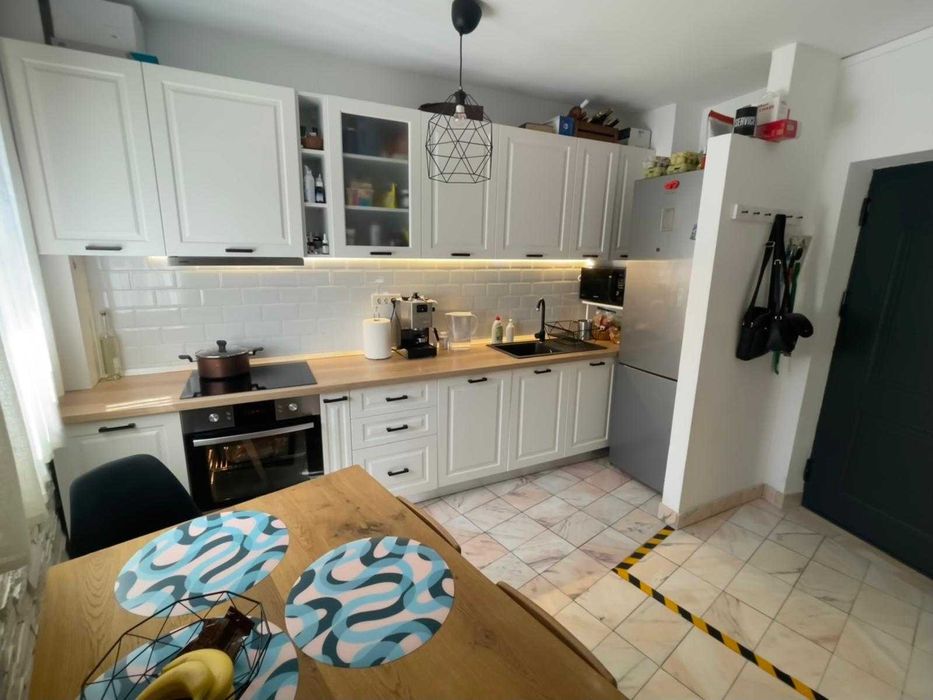 Vanzare 3 camere renovat, 70 mp, Colentina 40 – vizavi de Parcul Plumbuita, tramvai în fata blocului