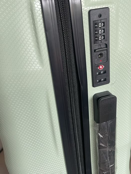 ЧИСТО НОВ кабинен куфар Wings 55х40х22