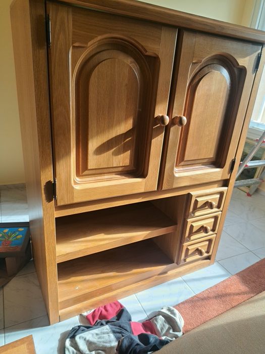 Кухненски шкаф комод дъбови мебели