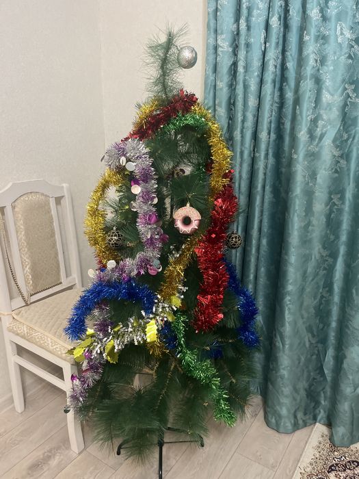 Елочку продаю со всеми украшениями