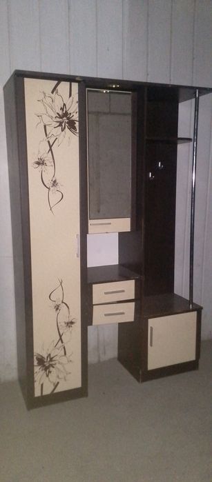 Шкаф продается пользовались год