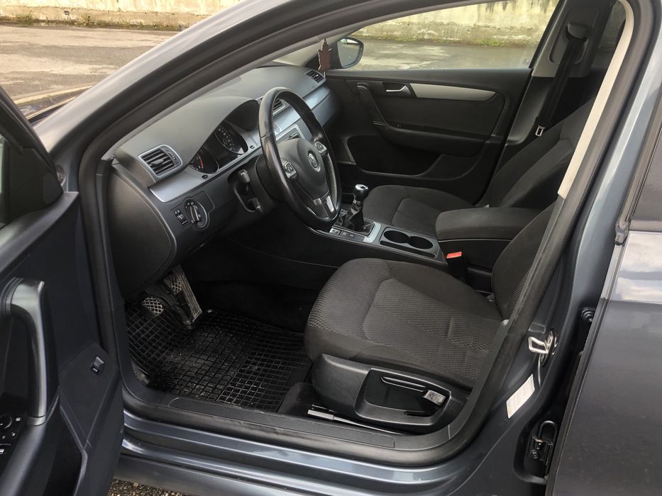 VW Passat berlina an fabricatie 2012 motor 1.4 benzina 122cp  climatronic parktronic computer jante euro5