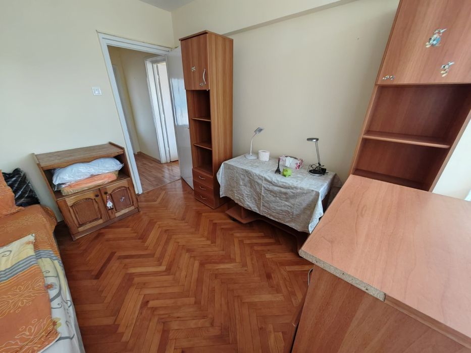 Închiriez apartament 3 camere zona liceului Ghibu