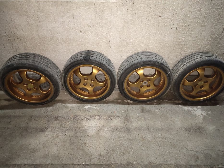 Продается шины Титаника комплект