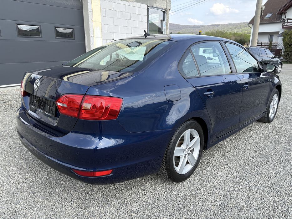 VOLKSWAGEN Jetta 2012 — imagine 4
