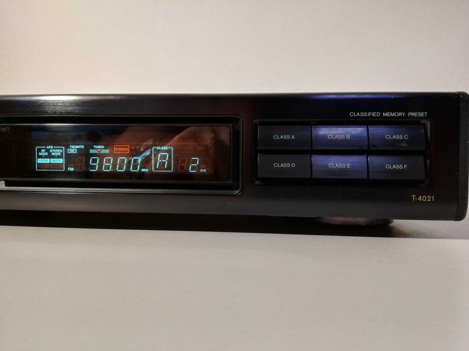 Tuner ONKYO model T-4021 - Quartz FM Stereo/AM - Japan/Impecabil