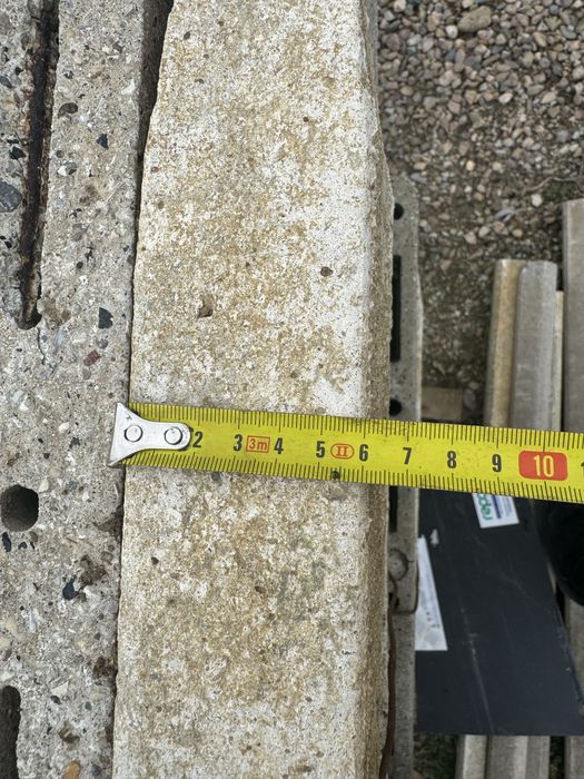 Stalpi de beton / Spalieri pentru gard, vie, zmeura etc.