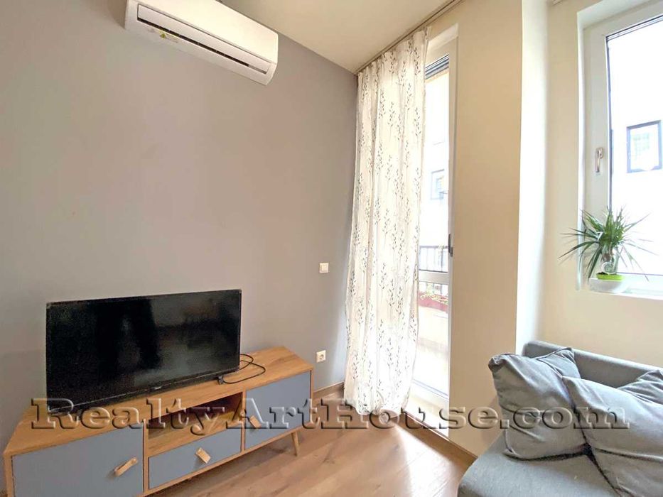 Дава се под наем Двустаен апартамент в София, Кръстова вада - 60 кв.м за 550 € - Снимка #1