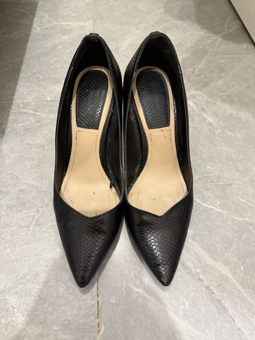 Продам туфли классические Stradivarius!