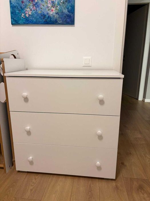 Vand comoda haine copii, alb, din lemn, 3 sertare