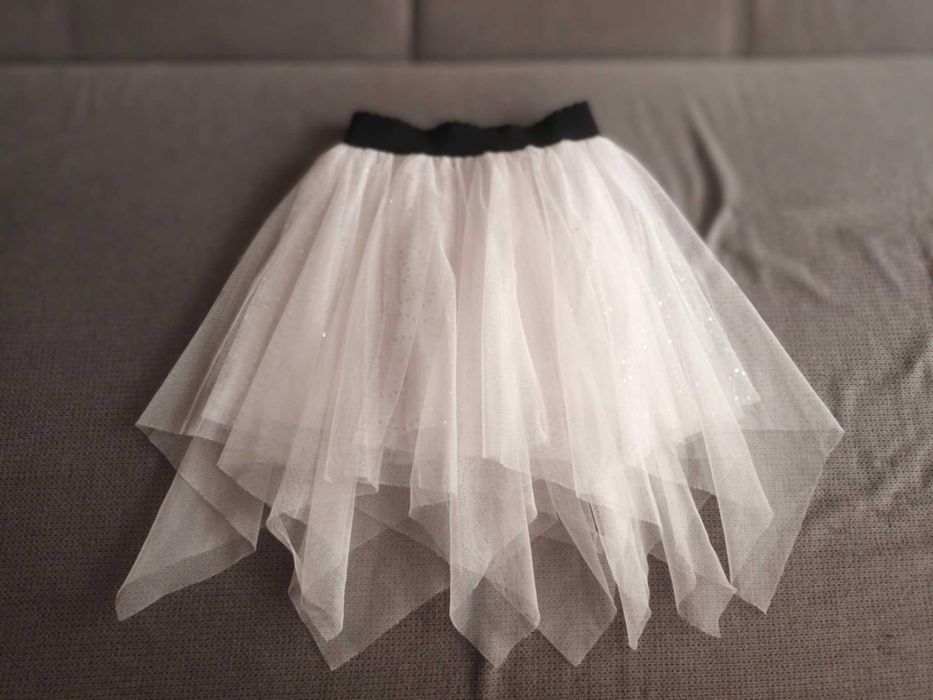 Поли туту, пачки и екипи за танци за 6-8 г