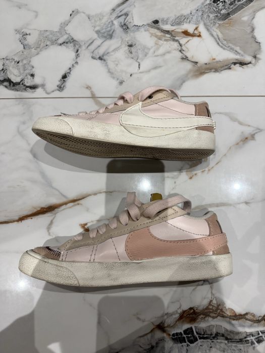 Розовые кеды Nike