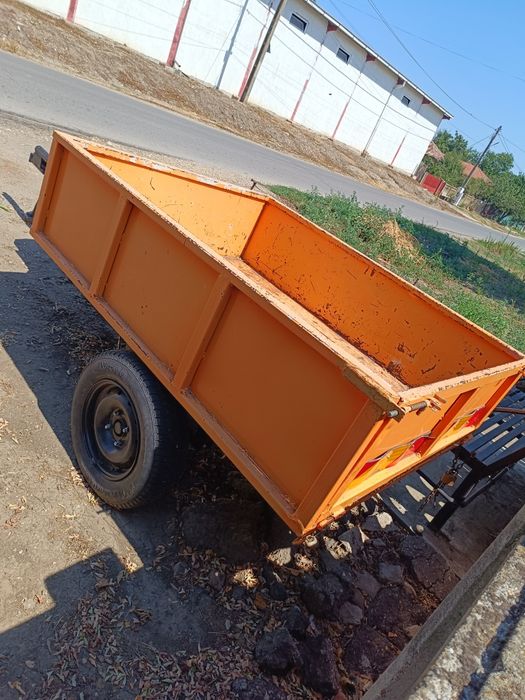 Vând remorca motocultor