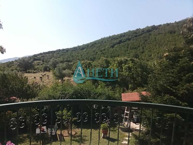 Прекрасно имение 339м2 в Ано Врасна, Паляамбела, Гърция, с поддържан двор 3026м2 с много зеленина