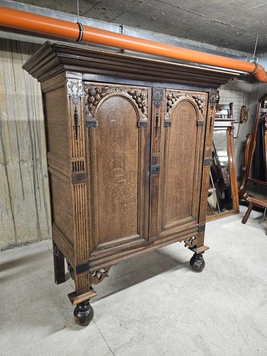 Витрина в стил Чипъндейл