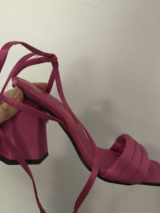 Sandale cu toc elegante