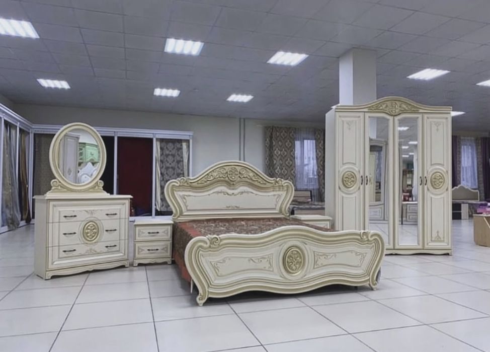 Продам спальный гарнитур