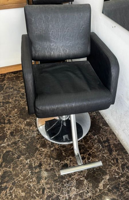 Парикмахерская кресло