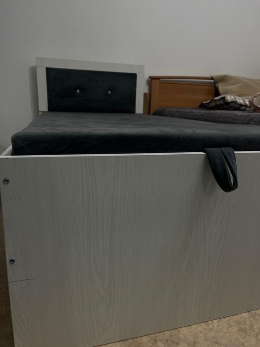 Односпальная кровать