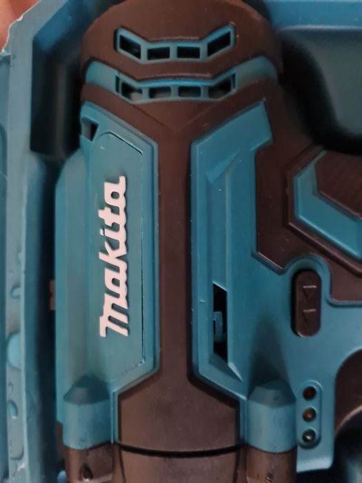 Акумулаторен ударен винтоверт 24 V 6.0Ah - 2 батерии + зарядно + куфар