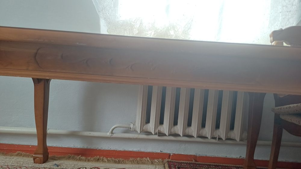 Продам стол и 4 стула