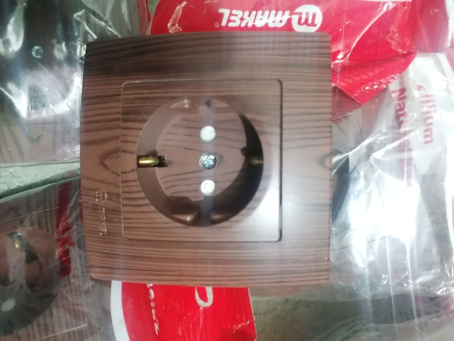 Prize și becuri economice