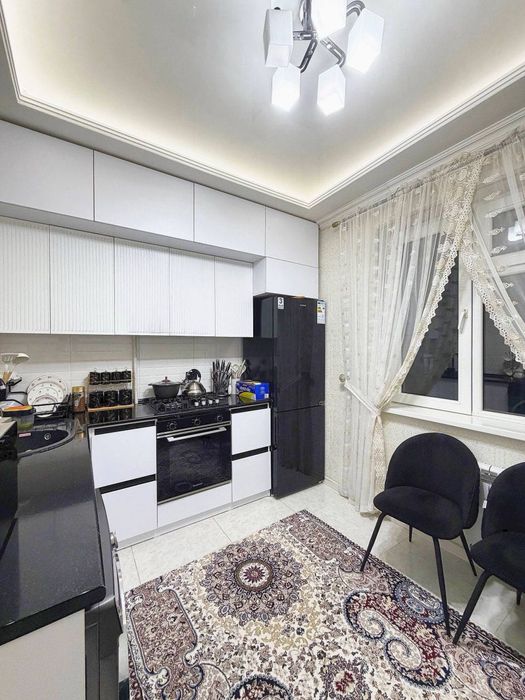 Dream House Продается 3 комнатная квартира ремонт 8-роддом, Глинка