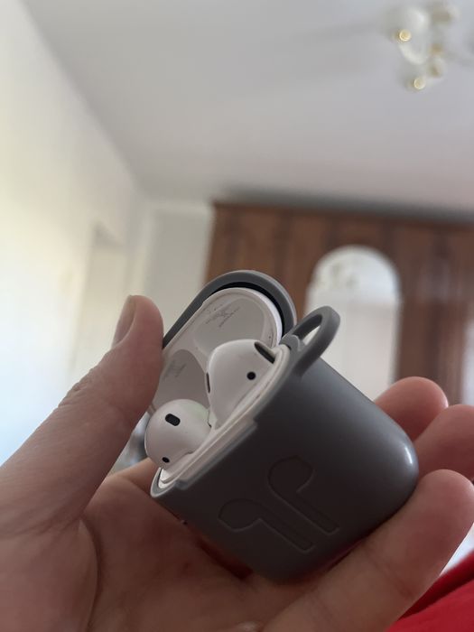 Airpods 2  отличном состаянии.
