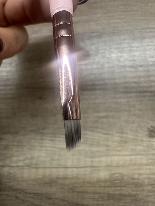 Четка за вежди, с два накрайника