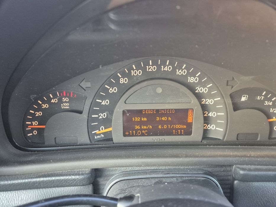 Vând Mercedes C-Class W203