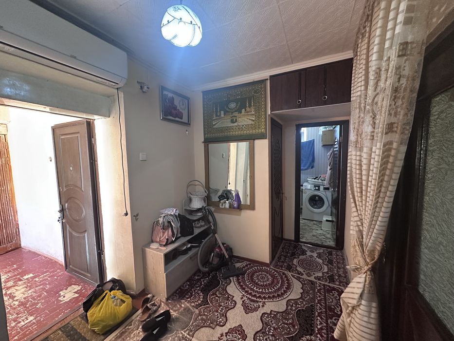 Янгихаёт тумани Бинокор махалласида уй сотилади