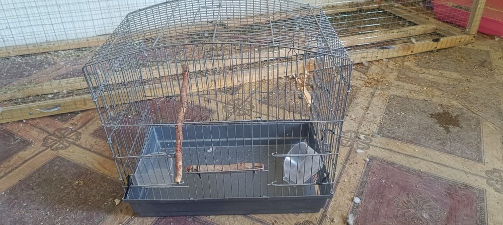 Продам клетки для попугаев