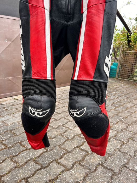 Vand costum moto Berik marimea L din 2 piese. Se potriveste pentru 1.70-1.75m inaltime si 70-80 kg greutate