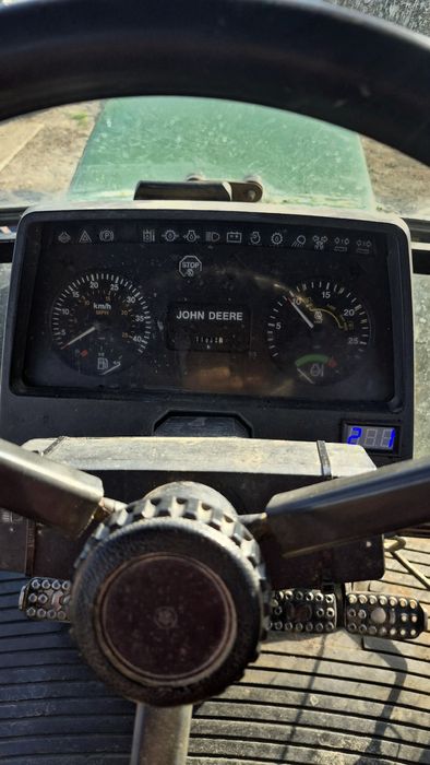 De Vanzare John Deere 6400