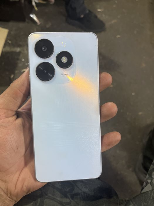 Tecno spark 20……….