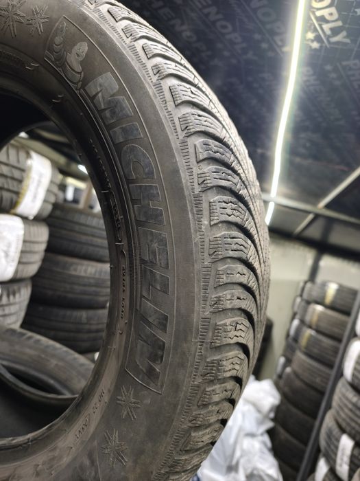 Зимни гуми 215/65R17