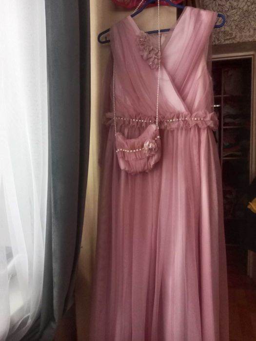Продам платье на девочку