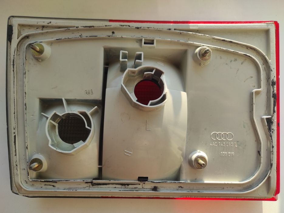 Фонарь задний левый Ауди 100 c4