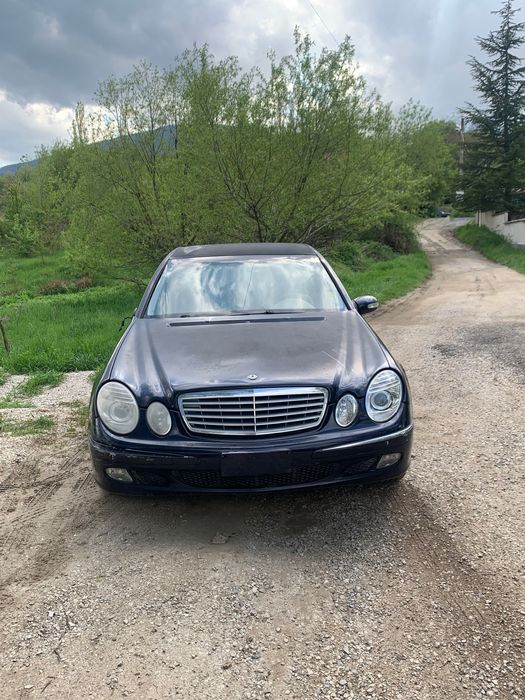 Мерцедес Е270 автоматик 2003г