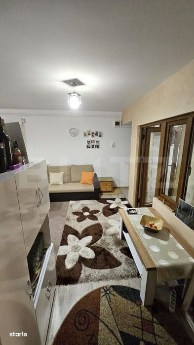 Apartament semidecomandat cu 3 camere, 67 mp, parcare inclusa, zona Fl