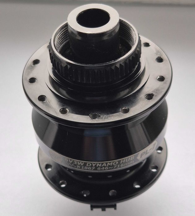 Butuc față cu dinam SP PL-7 + far bicicleta Supernova E3 Pure 3 HBM