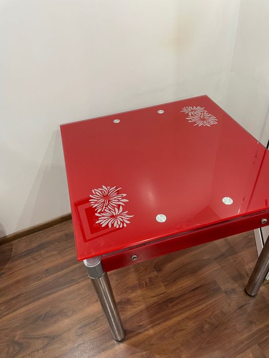 Комплект кухненска маса с два стола