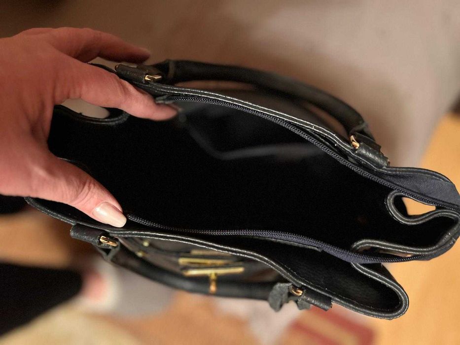 Vand geanta eleganta ,din piele naturala blue marine