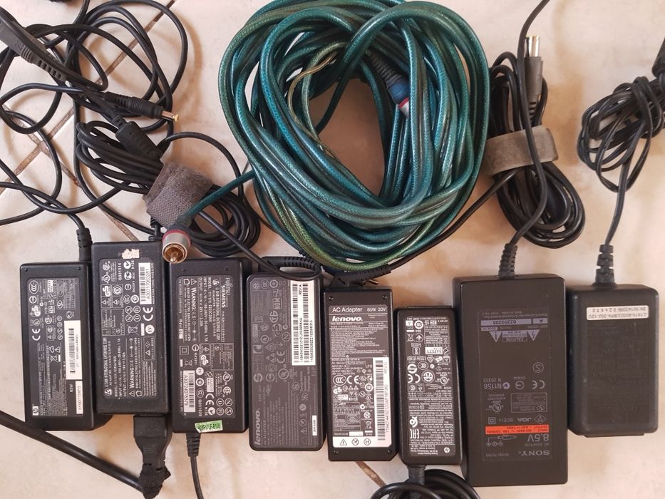 Incarcatoare, alimentatoare diverse si de laptop