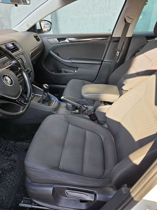 Vand vw Jetta 2.0 TDI