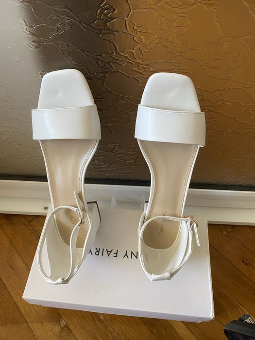 Нови дамски сандали и обувки