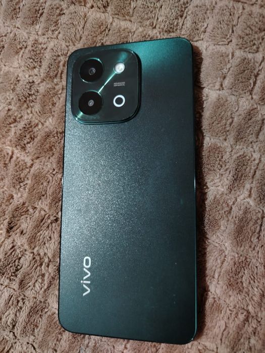 Телефон Vivo Y28